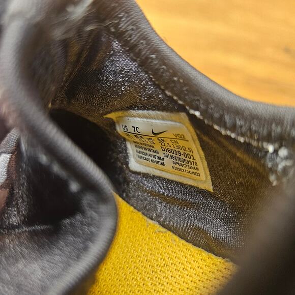 Nike Flex Runner Triple Black slip on running sneaker size 7 childs - Picture 8 of 9